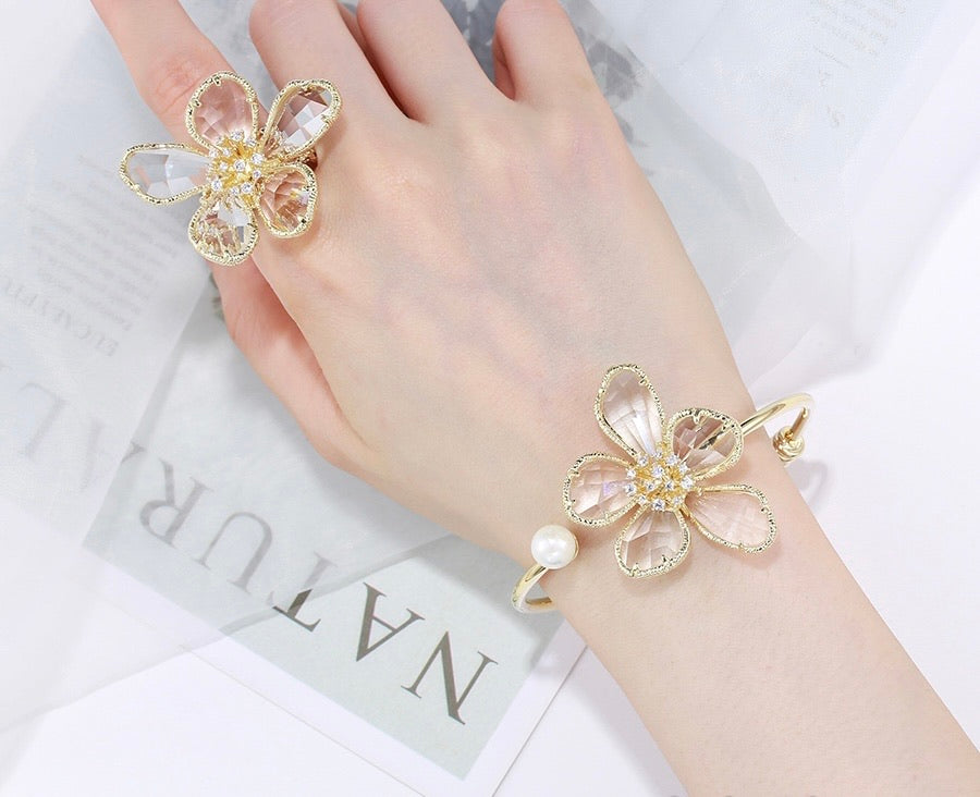 Luxe crystal 14K Gold Plated Flower Bracelet